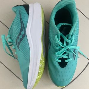 Youth Saucony Endorphins